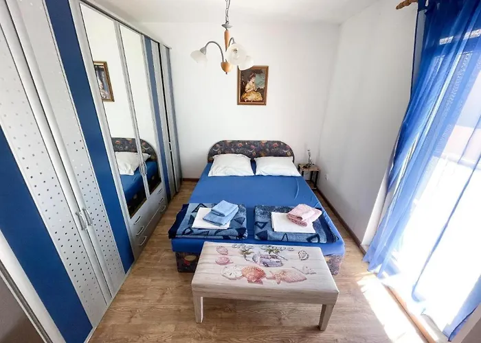 Apartment With Sea View In - 75 M² - Terrace Jadranovo