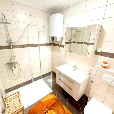 2 Bedrooms With Sea View Furnished Terrace And Wifi At דירה *