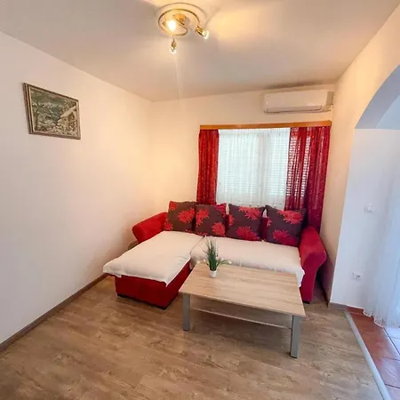 With Sea View In - 75 M² - Terrace Jadranovo