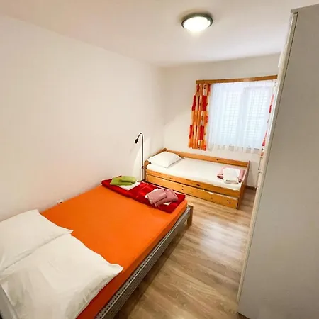 With Sea View In - 75 M² - Terrace Appartamento Jadranovo