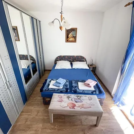 Appartamento With Sea View In - 75 M² - Terrace Jadranovo